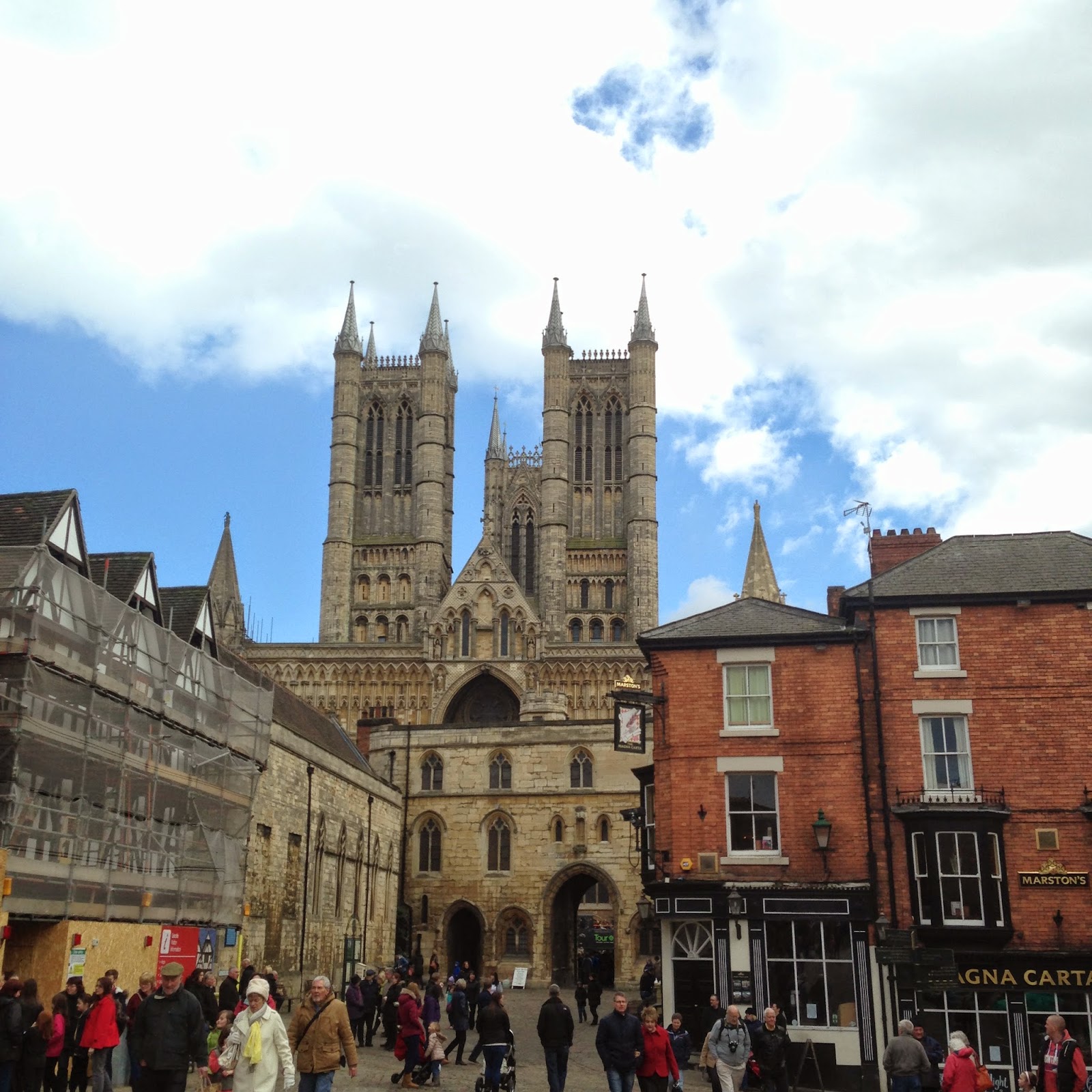 リンカーン大聖堂の小悪魔君を探せ～ みゅうロンドンブログ